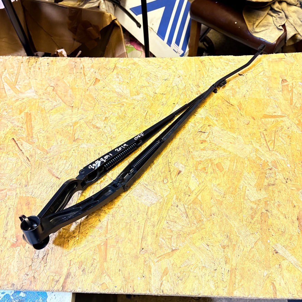 NISSAN QASHQAI 2019 RIGHT FRONT WIPER ARM 5 DOOR HATCH