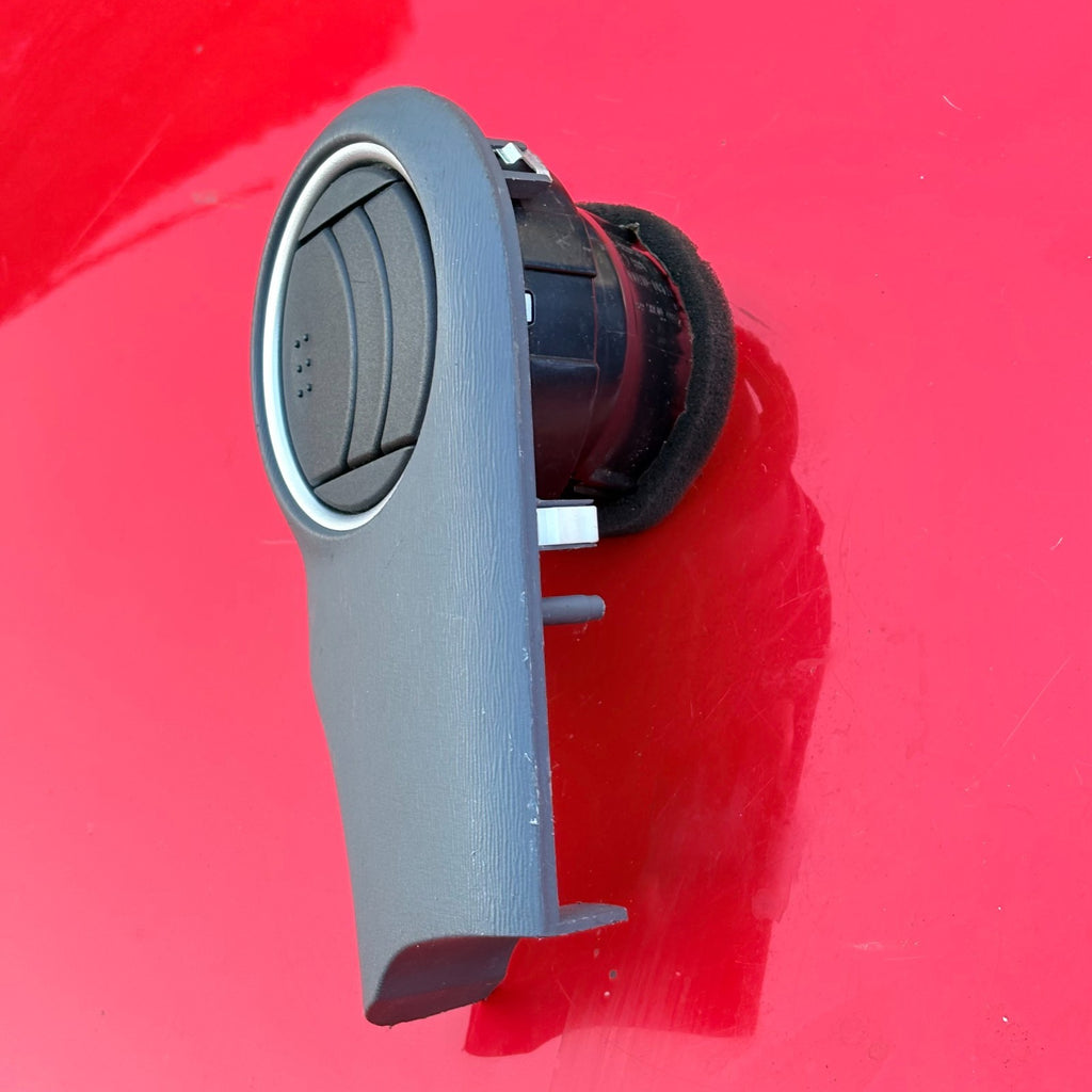 HYUNDAI I10 SE MK2 2007-2019 FRONT DRIVERS SIDE DASHBOARD AIR VENT 84760-0X900