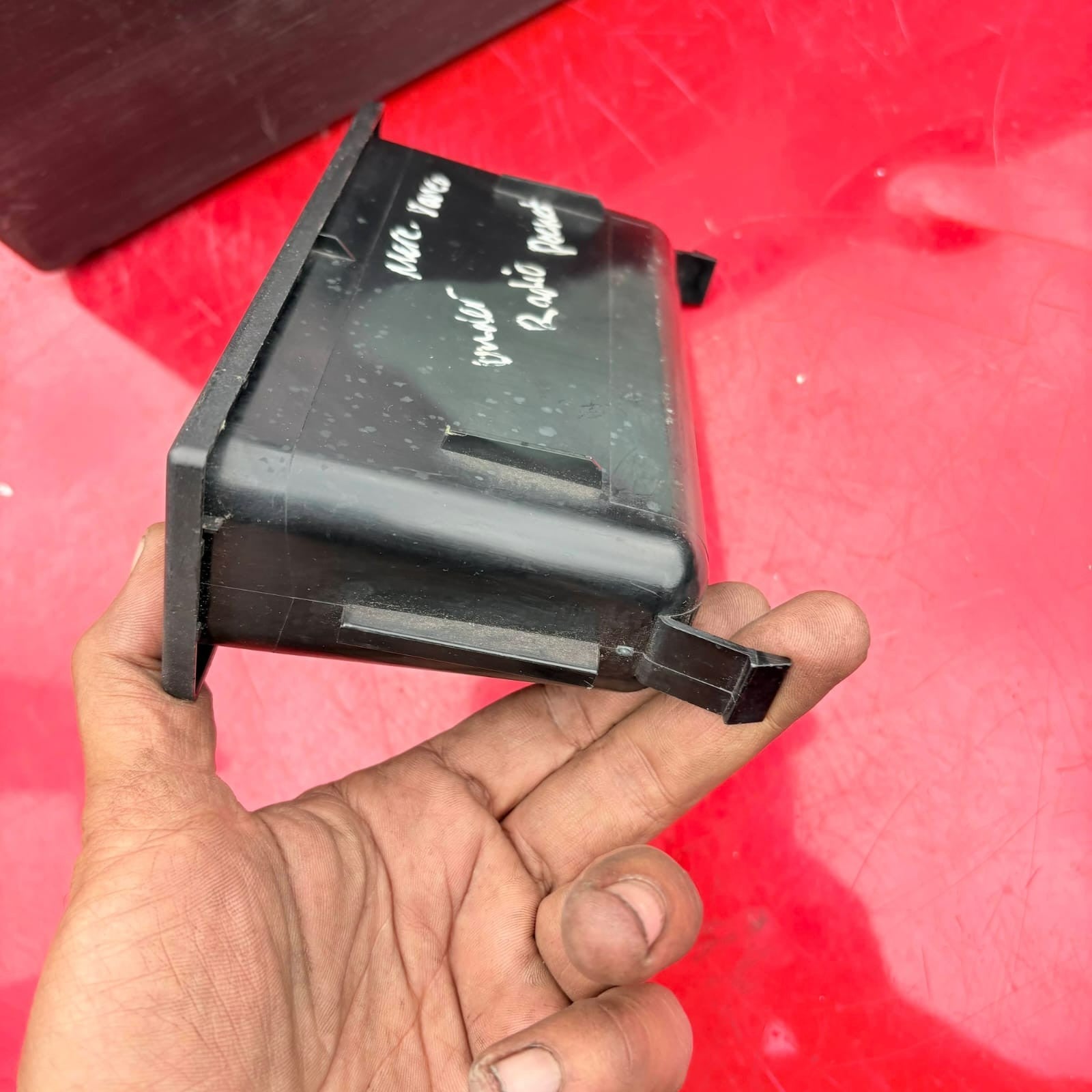 Mercedes Vaneo W414 2nd DIN Storage Box Compartment A4146890091