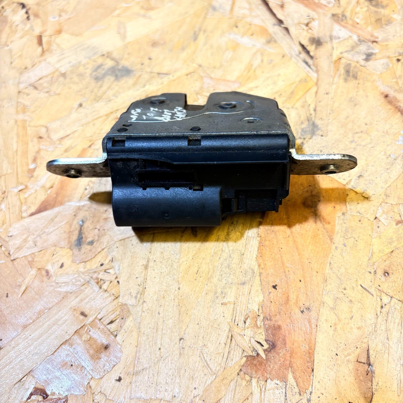 VAUXHALL CORSA BOOT LATCH LOCK CATCH MECHANISM 55701971