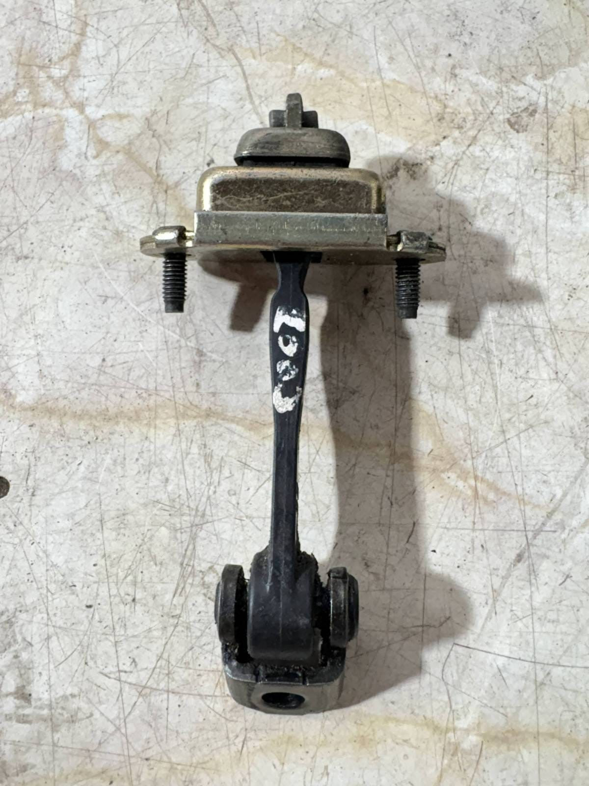 FORD Focus DOOR CHECK STRAP PASSENGER SIDE XS4A-A27200