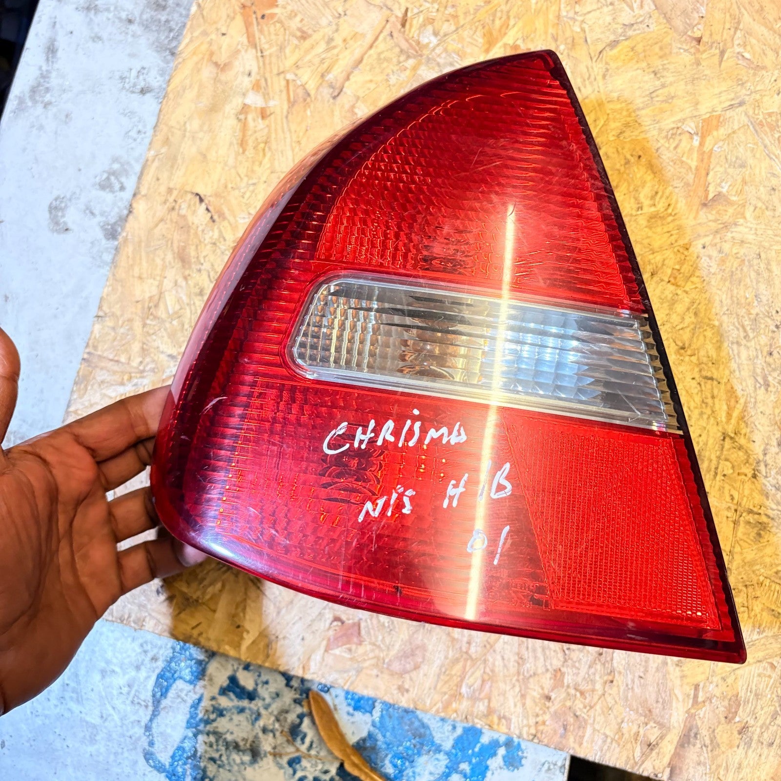MITSUBISHI CARISMA MK1 95-04 REAR LEFT OUTER TAIL LIGHT PASSENGER LAMP 151085