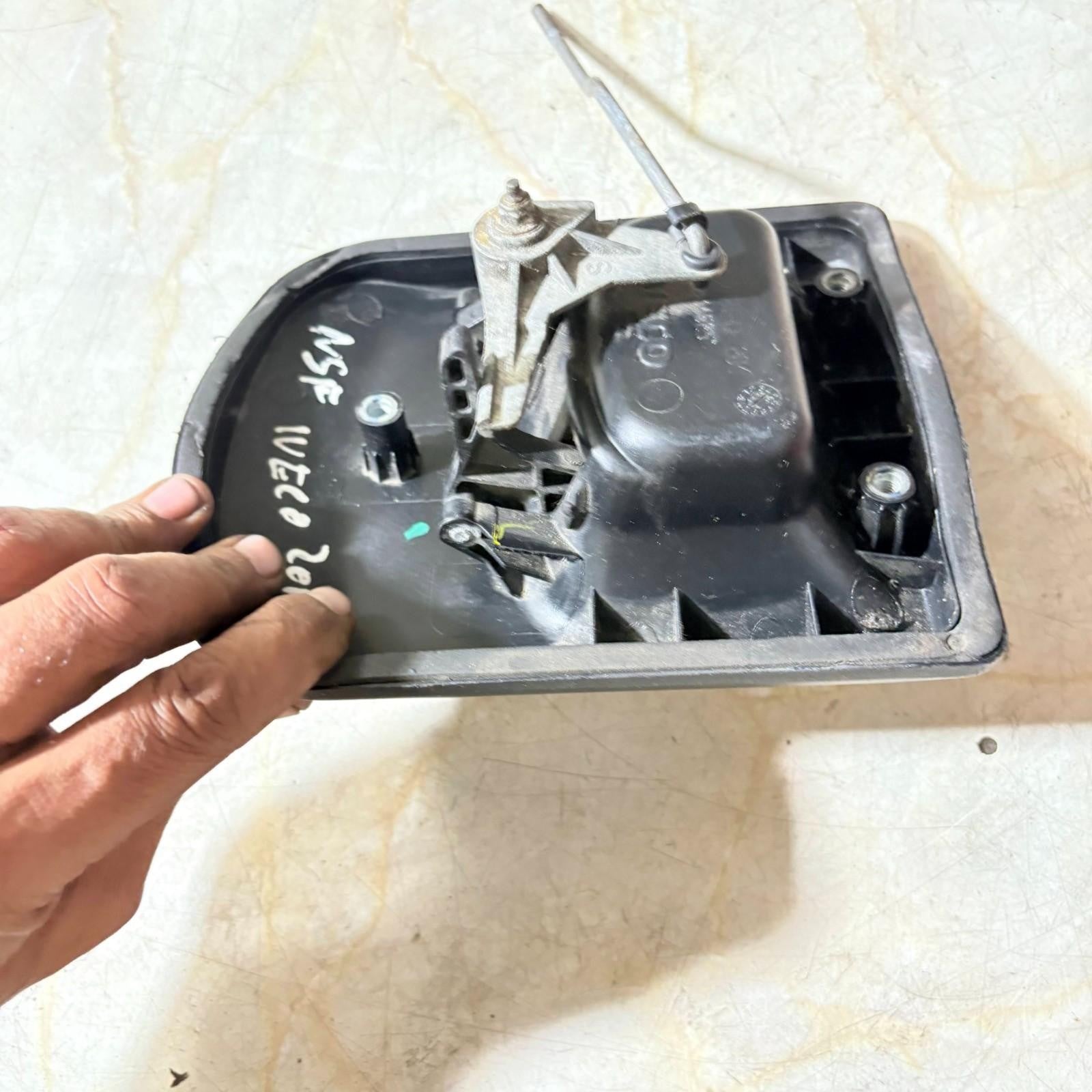 IVECO DAILY E5 2011-2014 DOOR HANDLE EXTERIOR (FRONT PASSENGER SIDE)