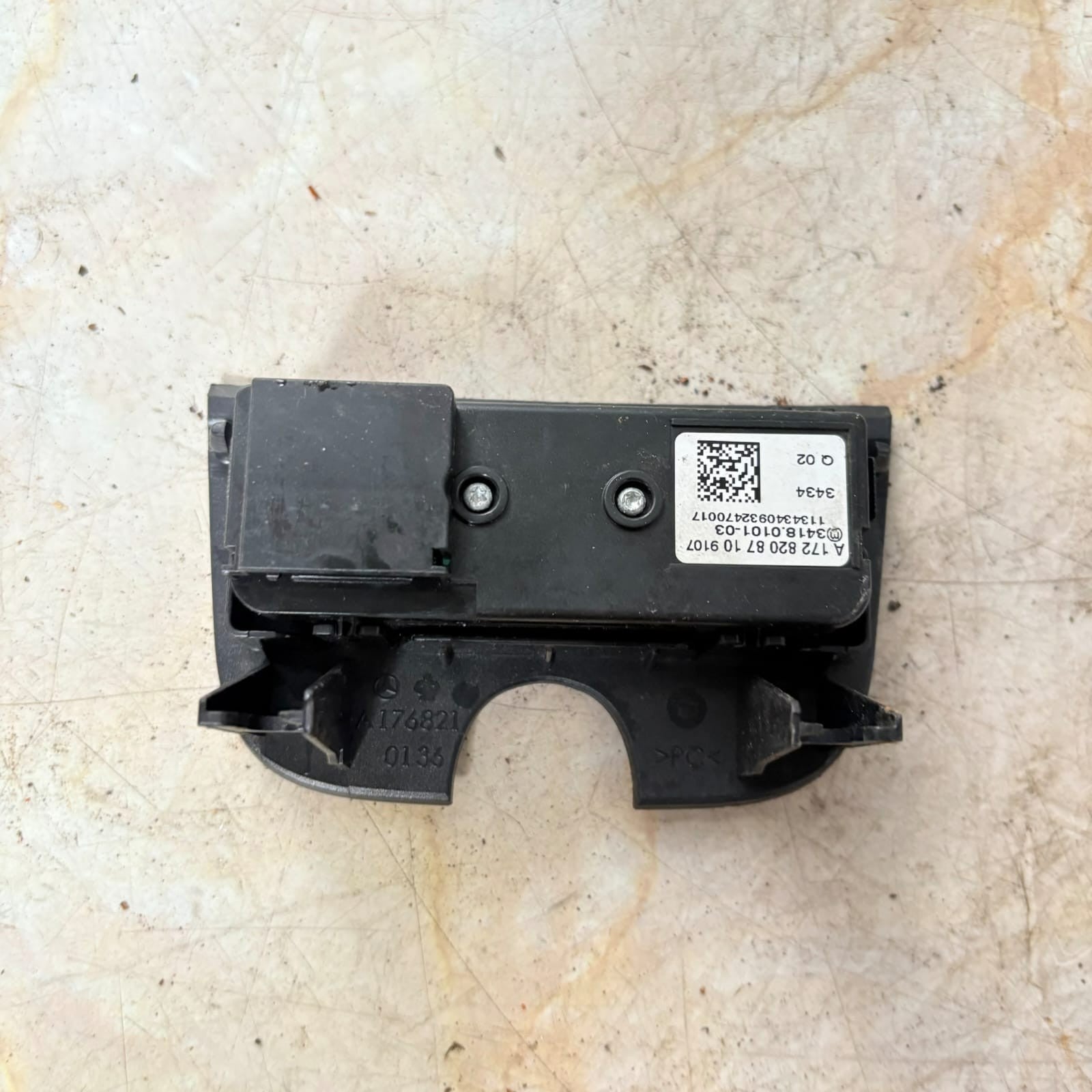 Mercedes-Benz Anti-Theft Towing Alarm Switch Control Panel A17282087 2015