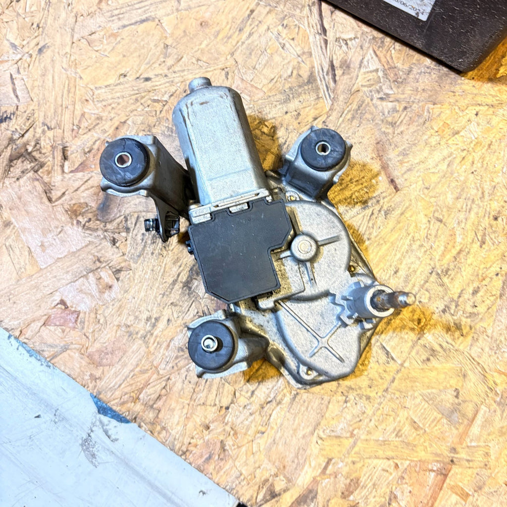 TOYOTA AVENSIS MK2 T250 2003-2008 REAR WIPER MOTOR HATCHBACK 85130-05090