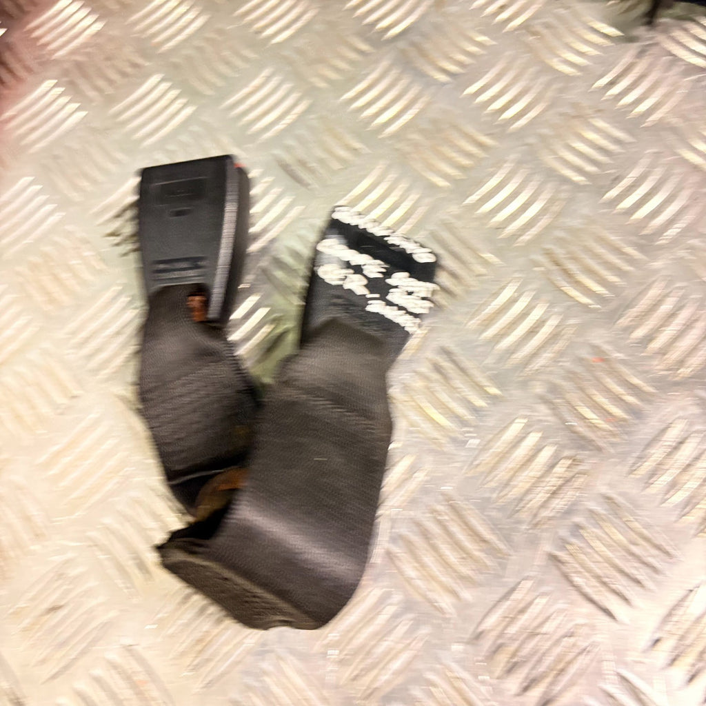 BMW 3 Series E46 Coupe Rear Seatbelt Buckle Right Centre 8226039