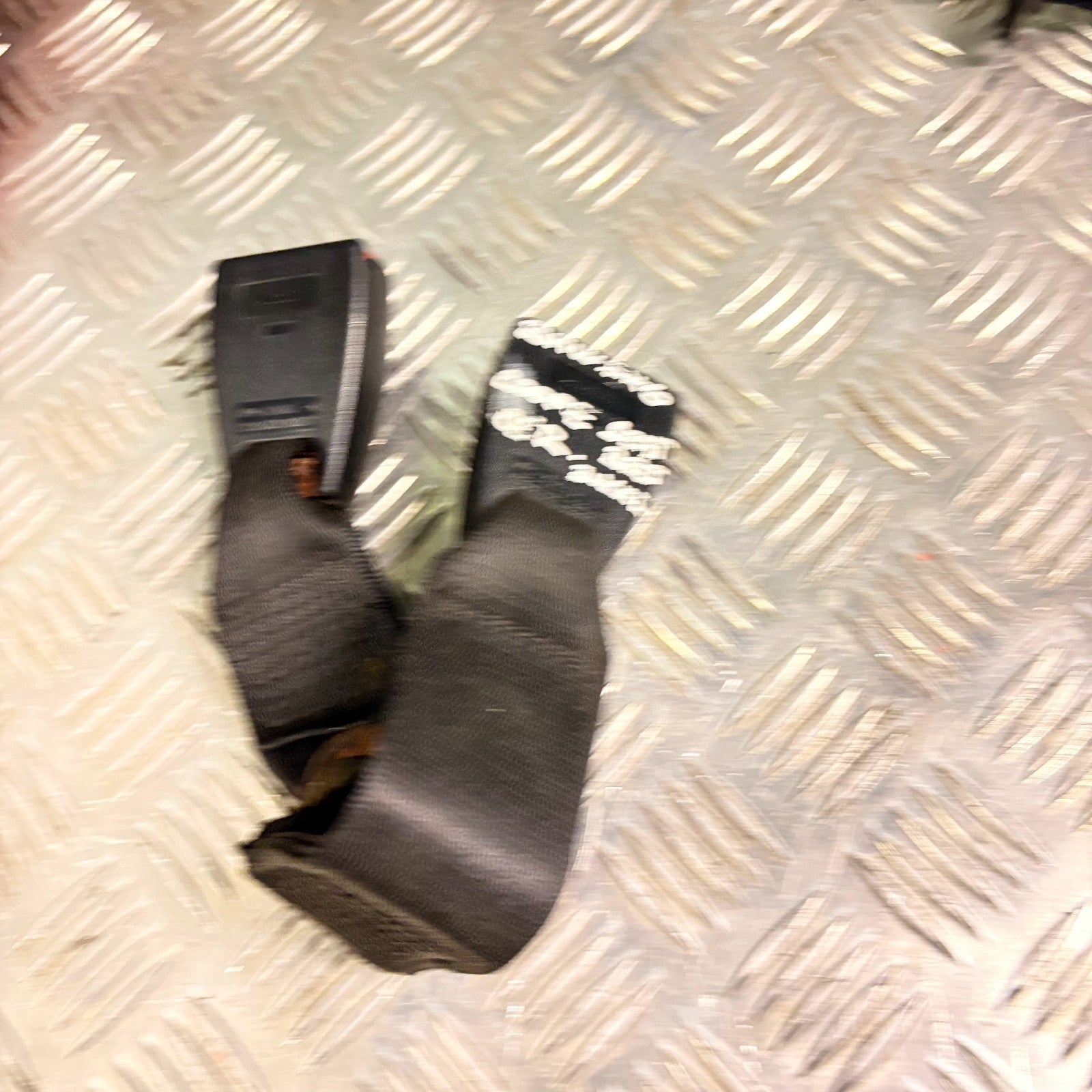 BMW 3 Series E46 Coupe Rear Seatbelt Buckle Right Centre 8226039