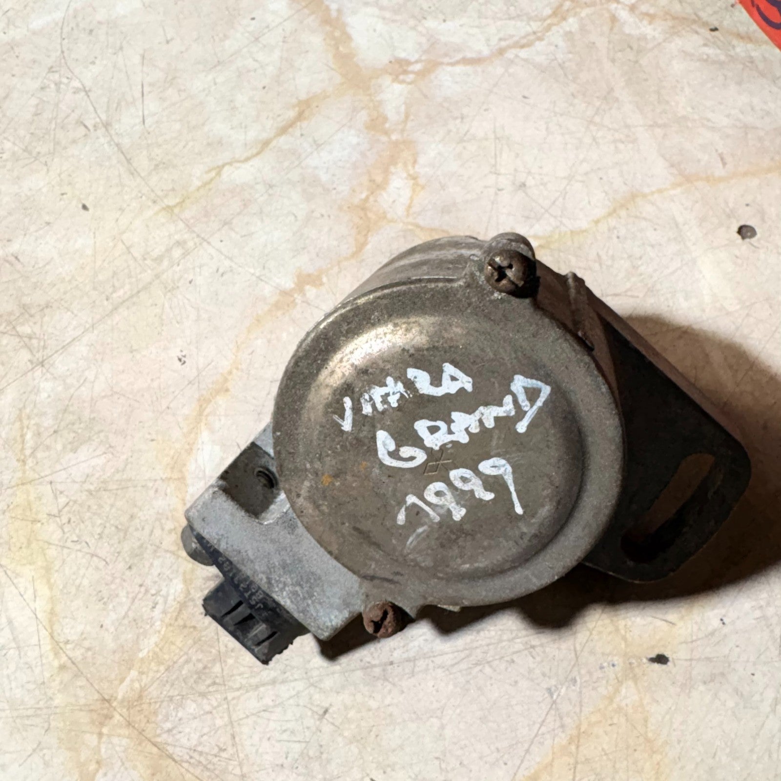 Suzuki Grand Vitara 1998-2003 Vacuum pump 3310065D0