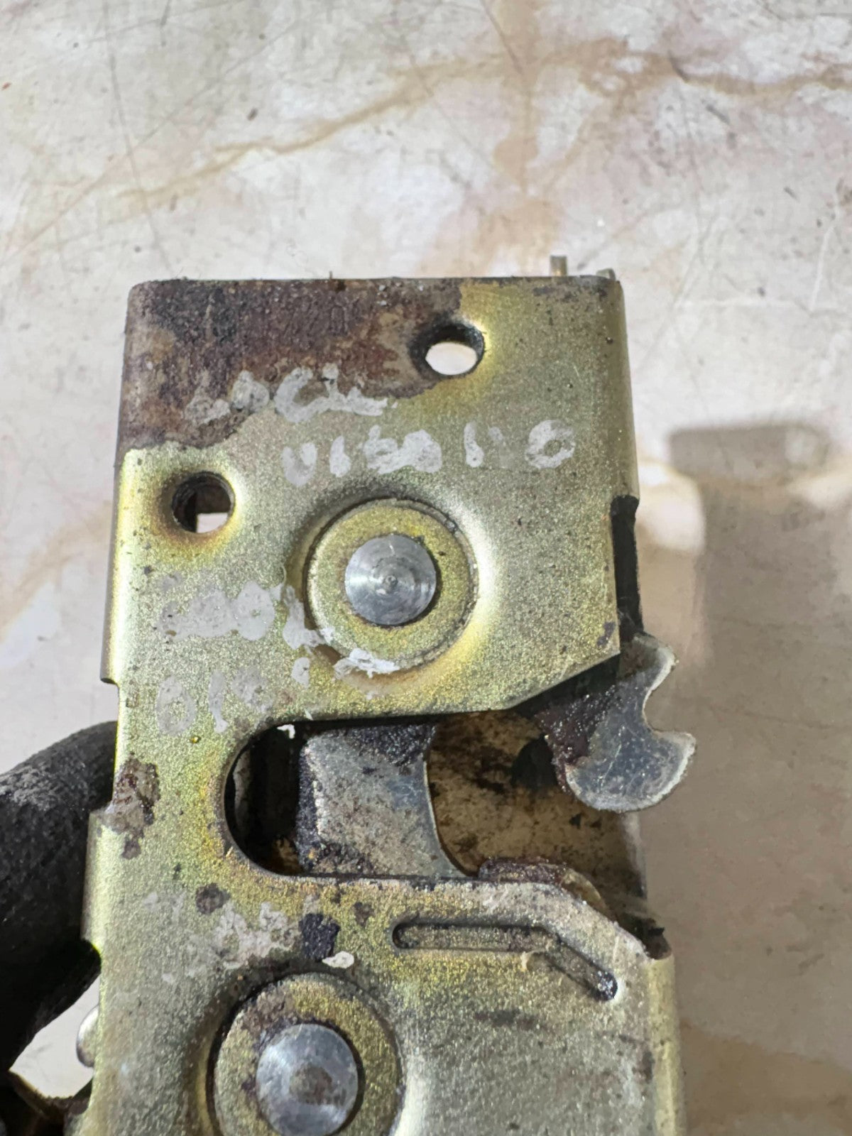 AUDI A3 TAILGATE BOOT LOCK LATCH ACTUATOR 1996-2003