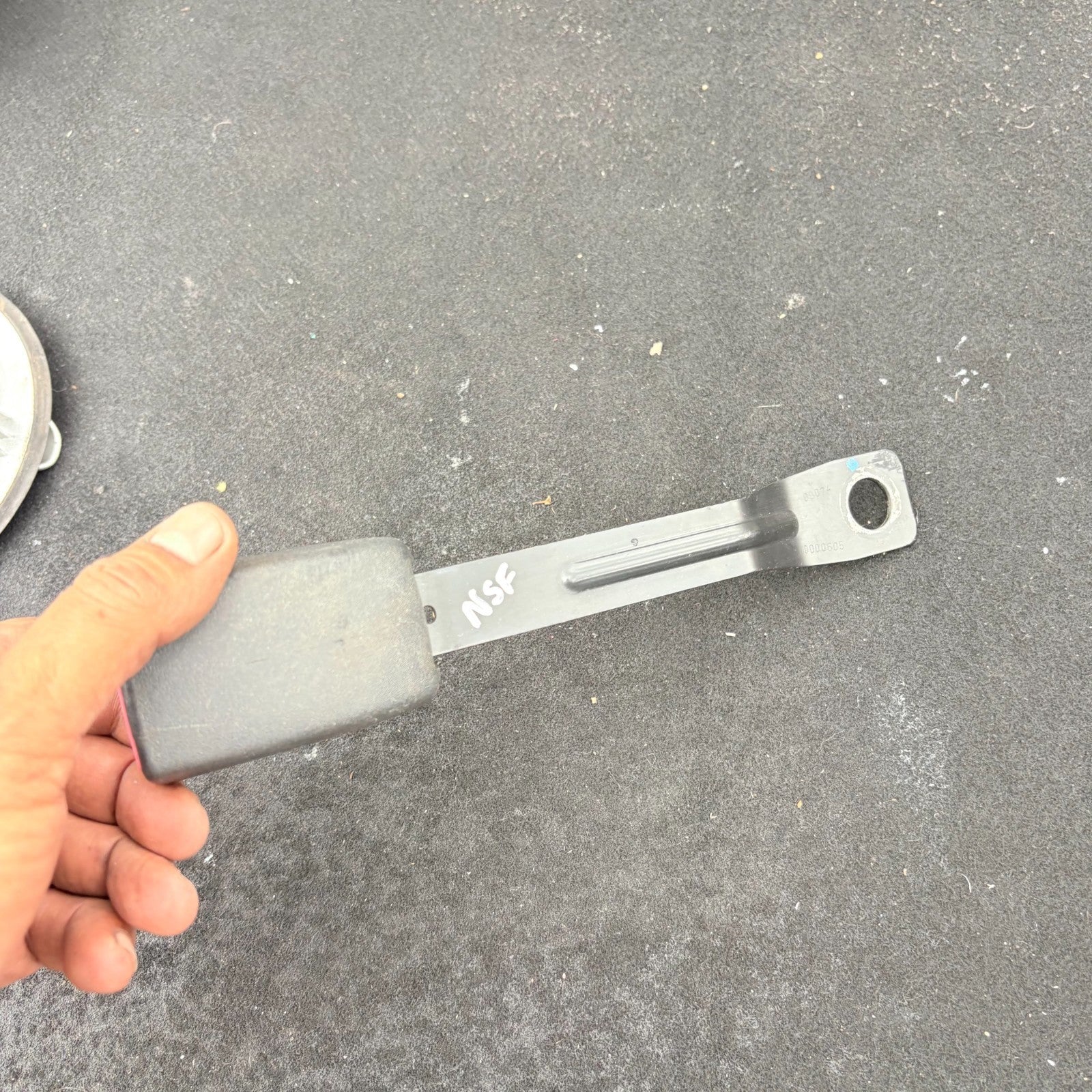 SUZUKI SWIFT FRONT PASSENGER SEAT BELT STALK BUCKLE E034501