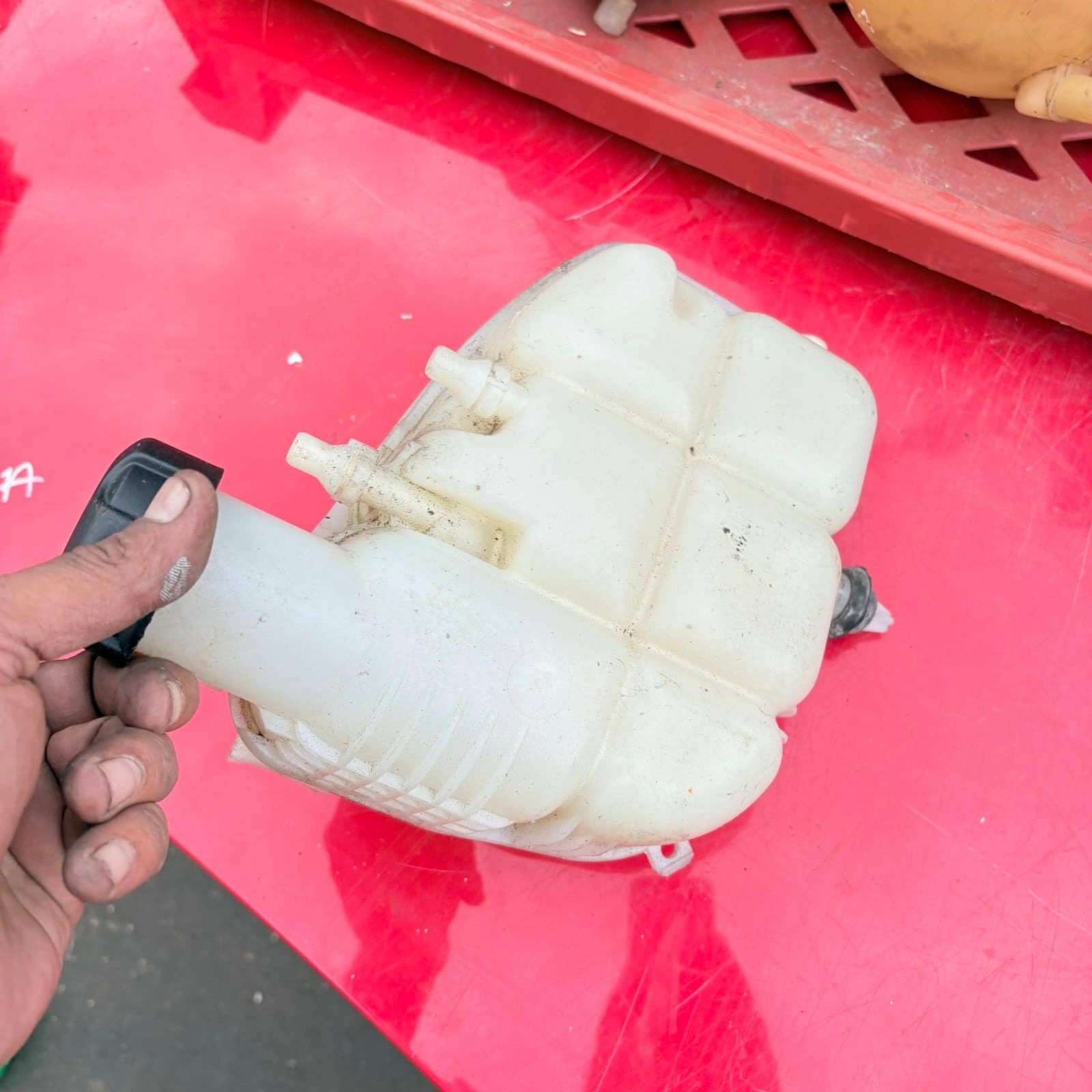 BMW Coolant Expansion Tank/Header Tank Reservoir 7617362 17137617362 B37 B47