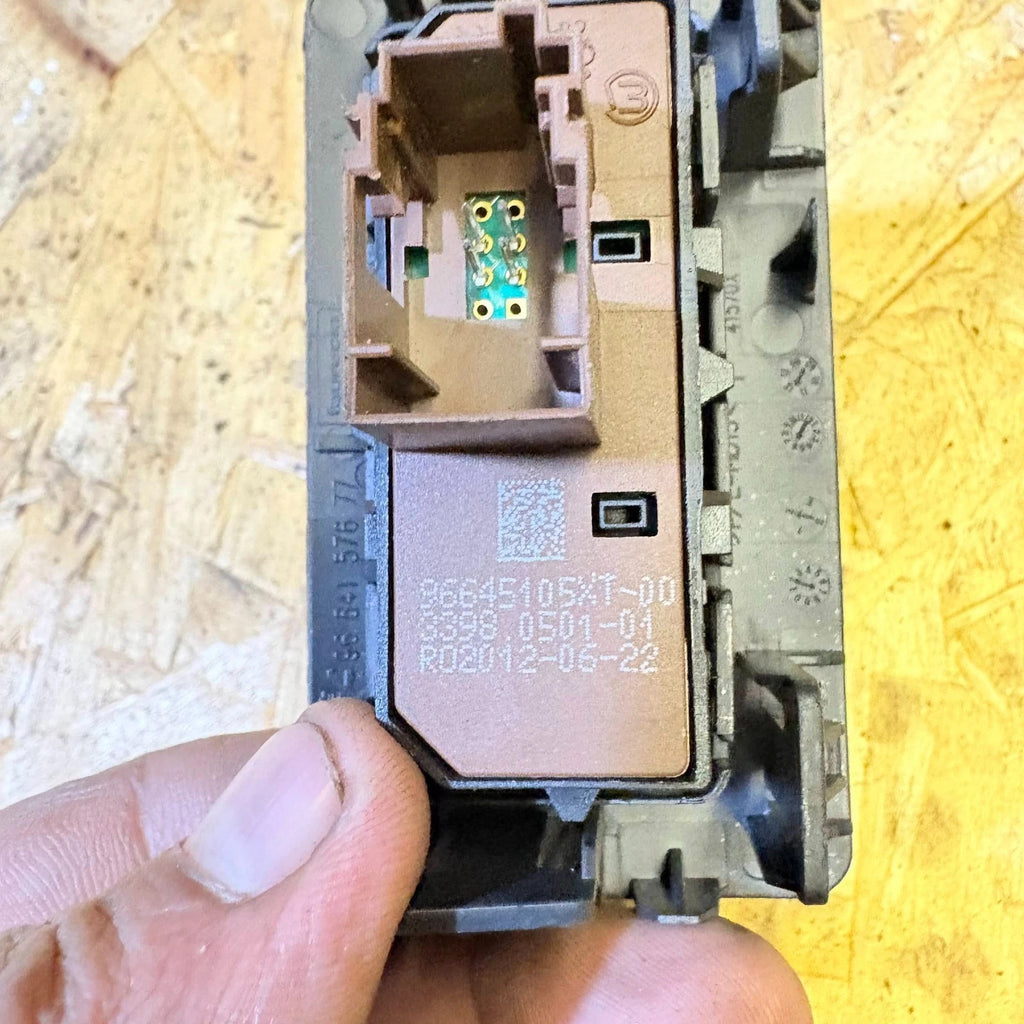 Citroen DS3 2010-2015 ESP OFF Traction Control Switch Button 96645105XT 6490AQ