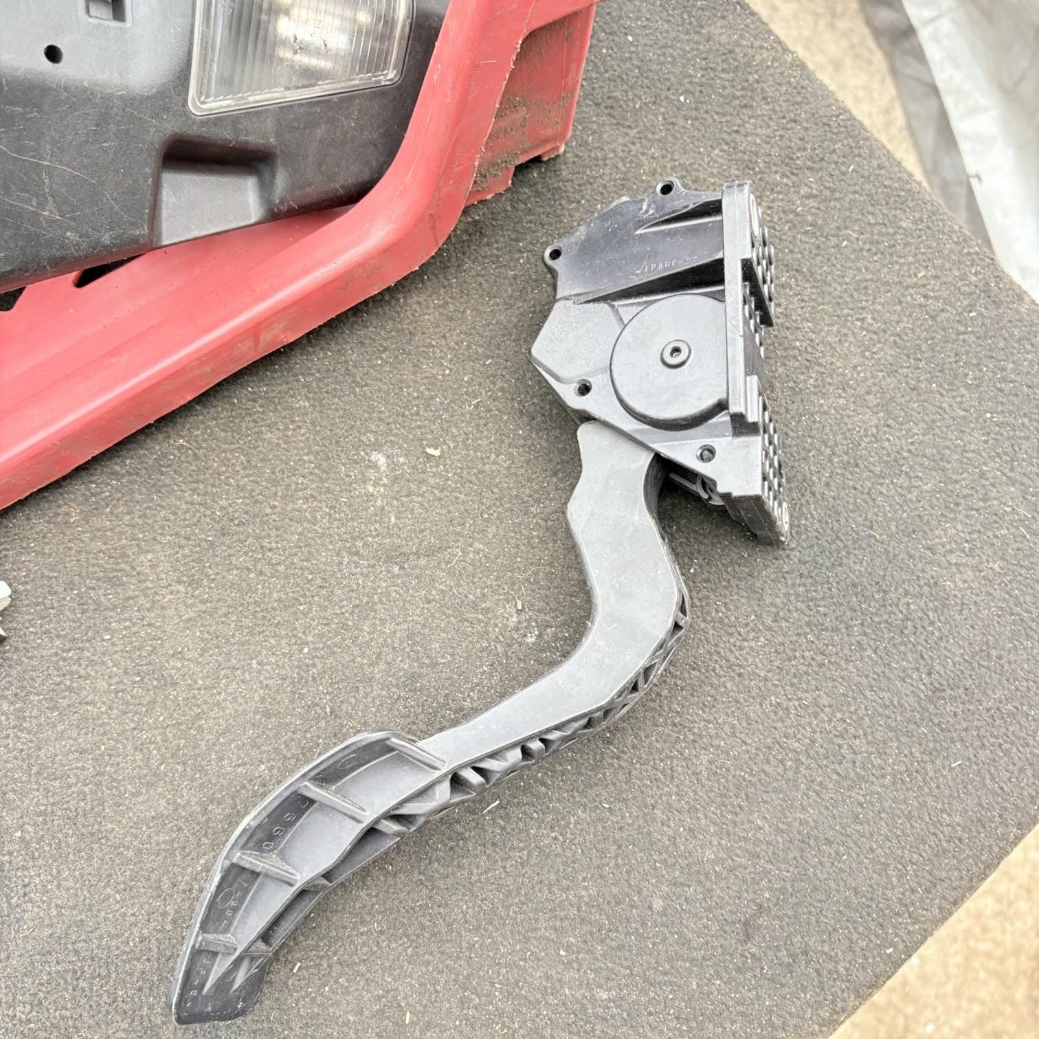 MAZDA 2 ACCELERATOR THROTTLE PEDAL 1.3 PETROL K4238-7400 (2013)