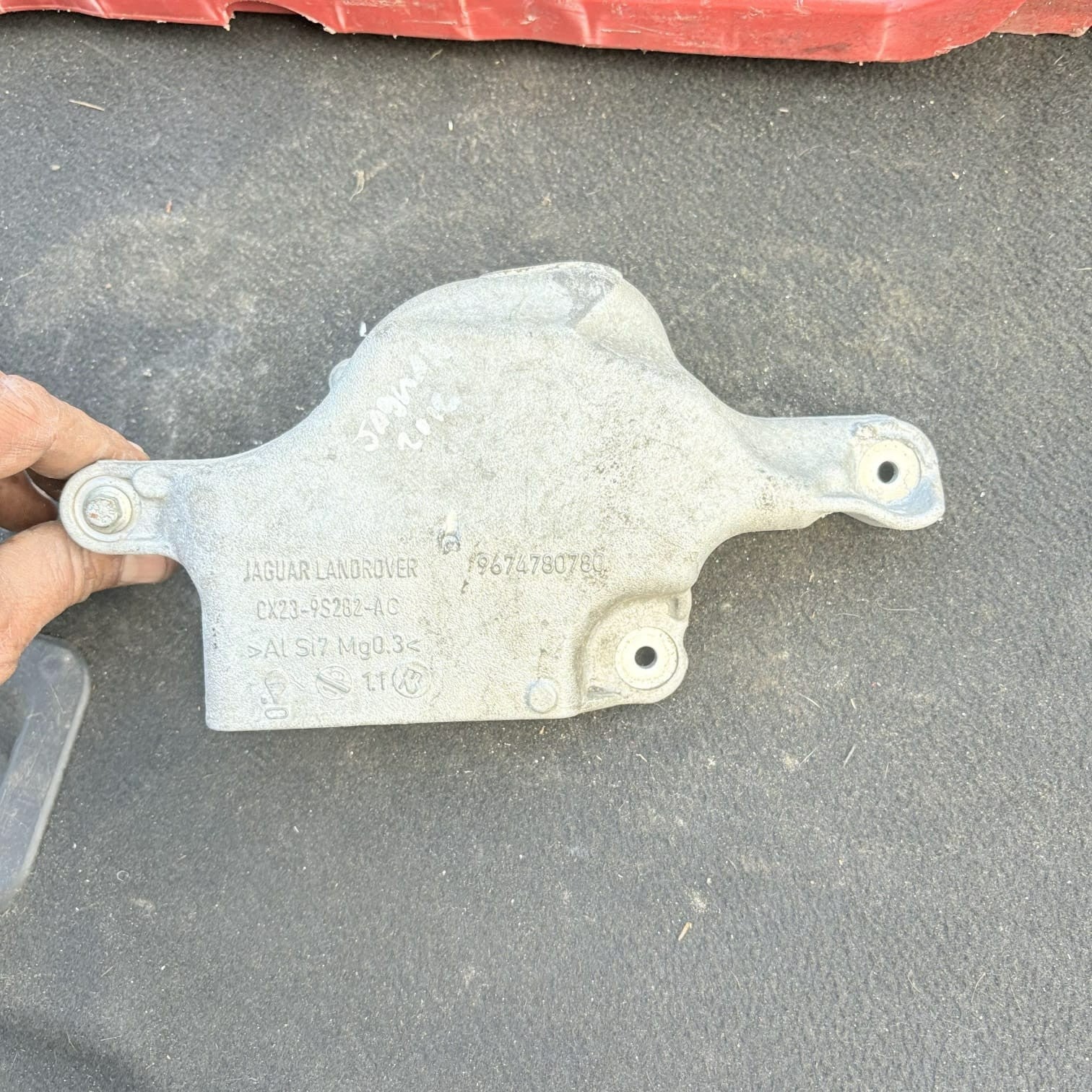 JAGUAR XF X250 2011-2015 2.2D DIESEL ENGINE MOUNTING BRACKET 9674780780