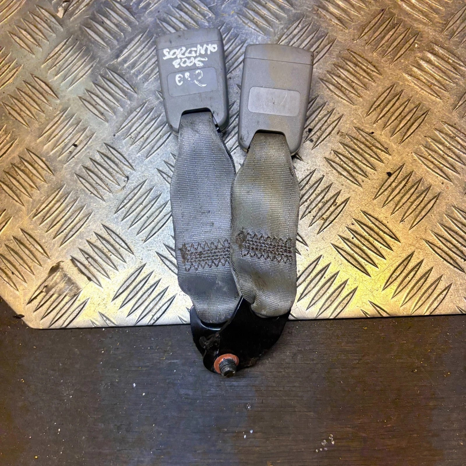 Kia Sorento 03-06 Rear Right Offside Seat Belt Buckle Twin Stalk 898403E500