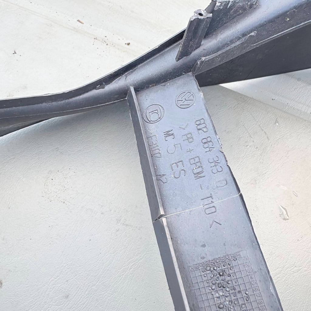 VW Polo Mk4 9N/9N3 Lower Centre Console Base RHD 6Q2864343D (02-05/05-08/09-10)