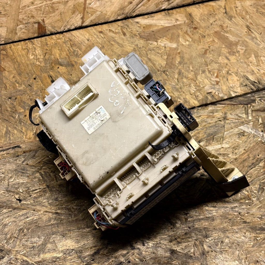 Toyota Yaris 1.3 Petrol 2006-2011 Fuse Box 82730-00290