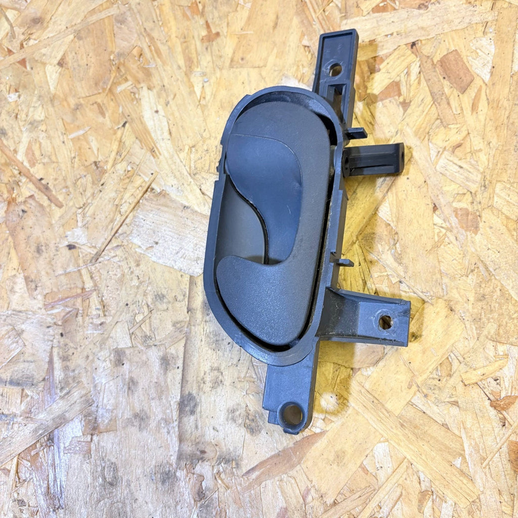 PEUGEOT EXPERT MK1 2005 DRIVER SIDE FRONT INTERIOR HANDLE 1470970077