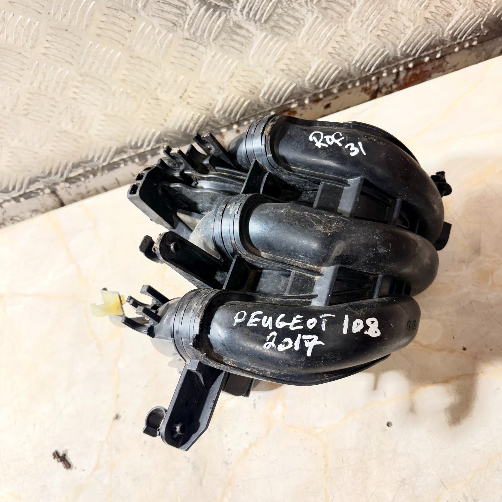 2017 PEUGEOT 108 ACTIVE 1L PET 1KR 5DR INLET MANIFOLD 17120-0Q040