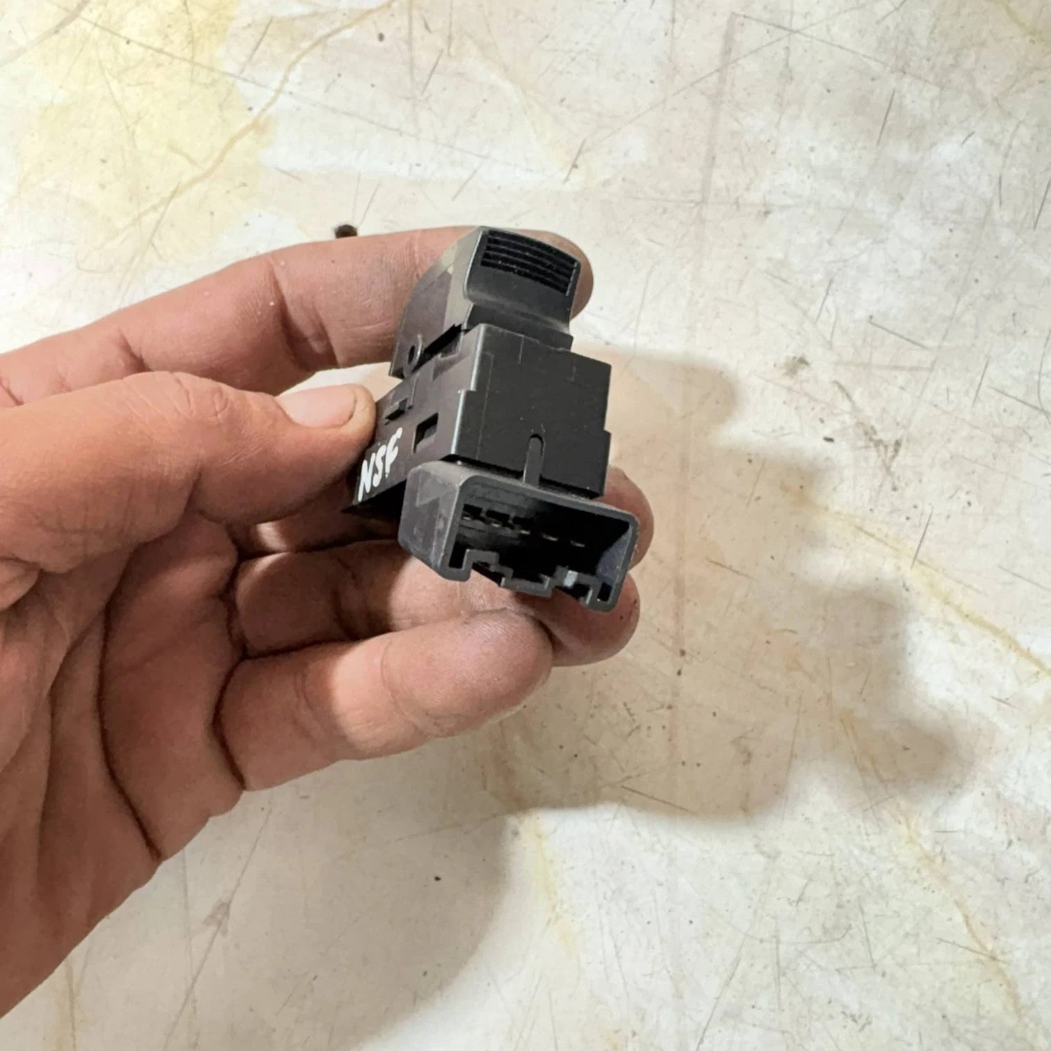 62J00 Passenger Front Left POWER WINDOW SWITCH FOR FIAT SEDICI