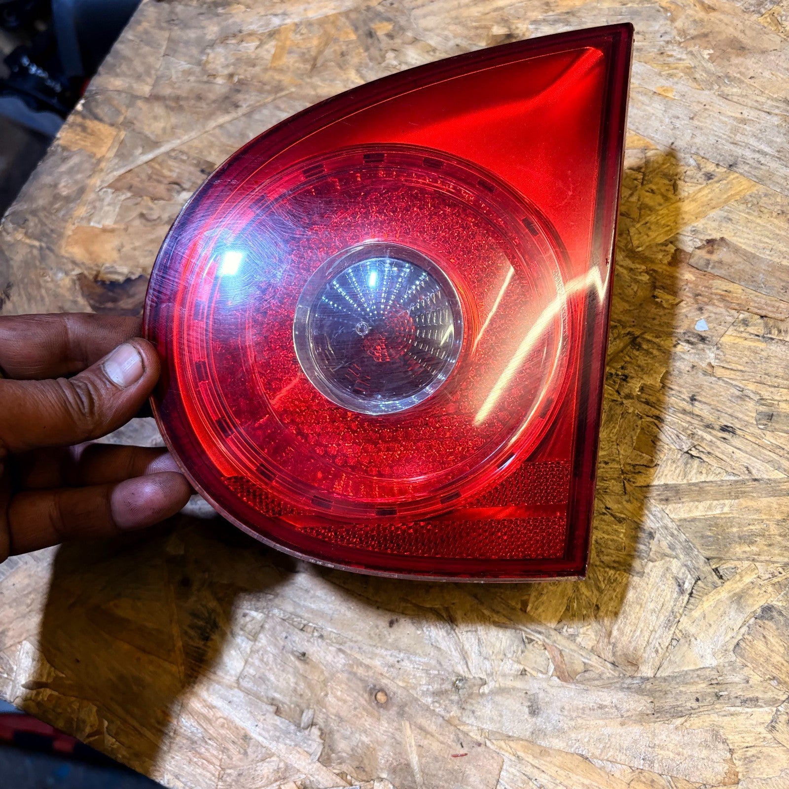 VOLKSWAGEN GOLF 2004-2009 RIGHT DRIVERS TAIL LIGHT LAMP IK6945094F