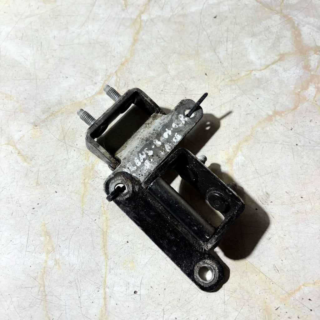 Kia Carens Left Rear Passenger Side Hood Hinges