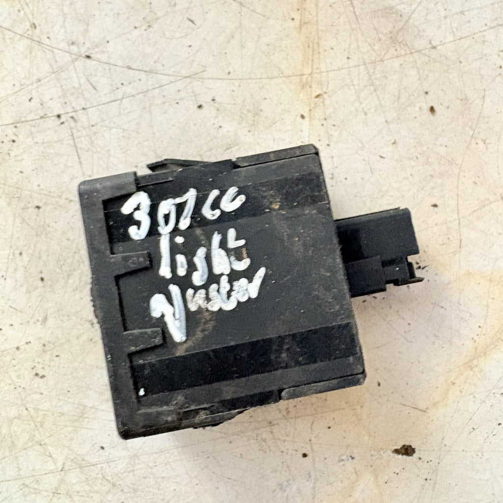 Peugeot 307 2000-2005 Headlight Level Adjuster Switch 96384422XT 96366692XT