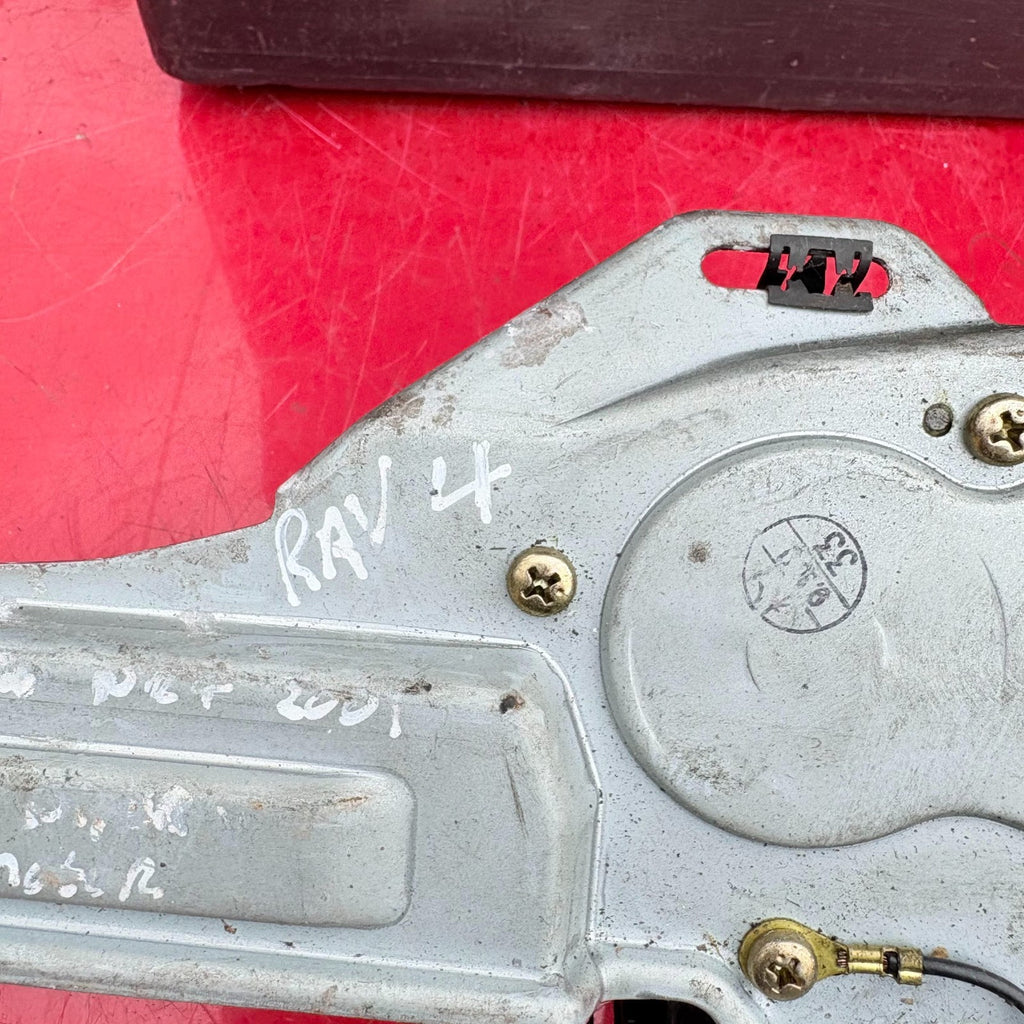 TOYOTA RAV-4 2000-2005 REAR WIPER MOTOR 85130-42040