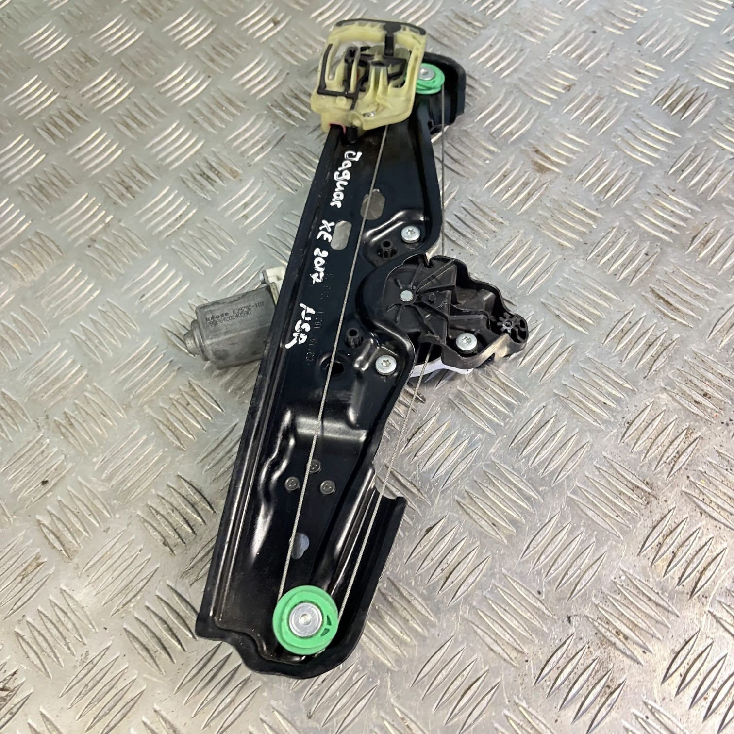 2017 JAGUAR XE X760 PASSENGER REAR DOOR WINDOW REGULATOR & MOTOR GX7327001AC