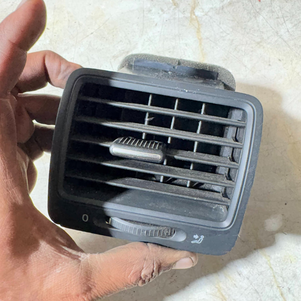 VW Golf 2003-2008 Dashboard Heater Air Vent 1K0819704