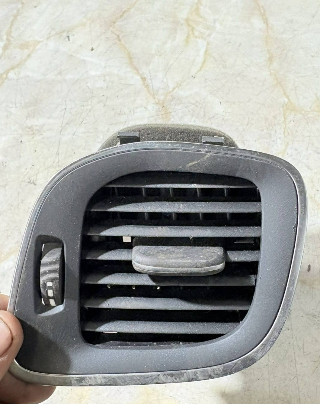 Volvo V40 2016-2019 Facelift Rear Right Air Vent 7480-300