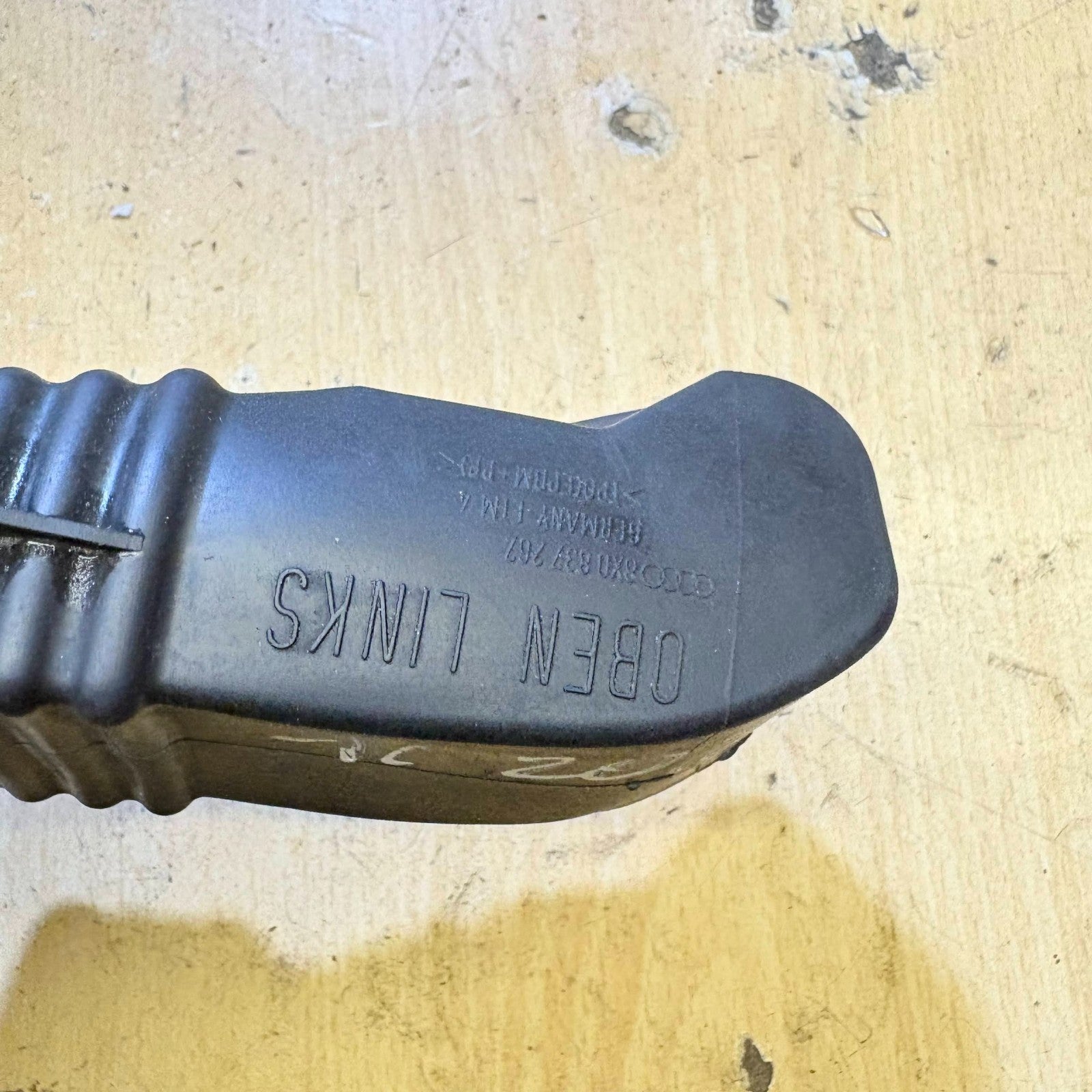 AUDI A1 2018-25 OFFSIDE RIGHT FRONT DOOR CHECK STRAP 8X0837267
