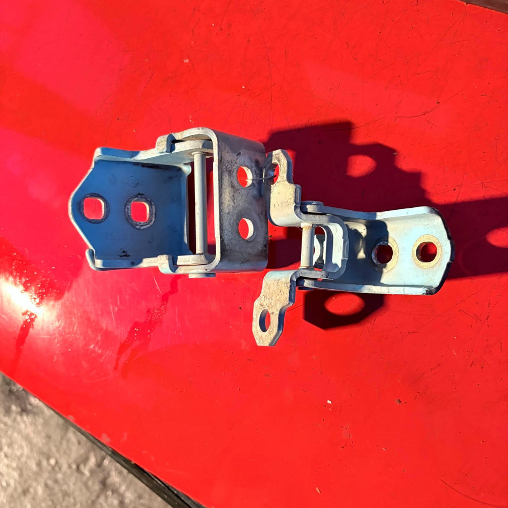 RENAULT TWINGO 20072014 DOOR HINGES TOP DRIVER SIDE PAIR