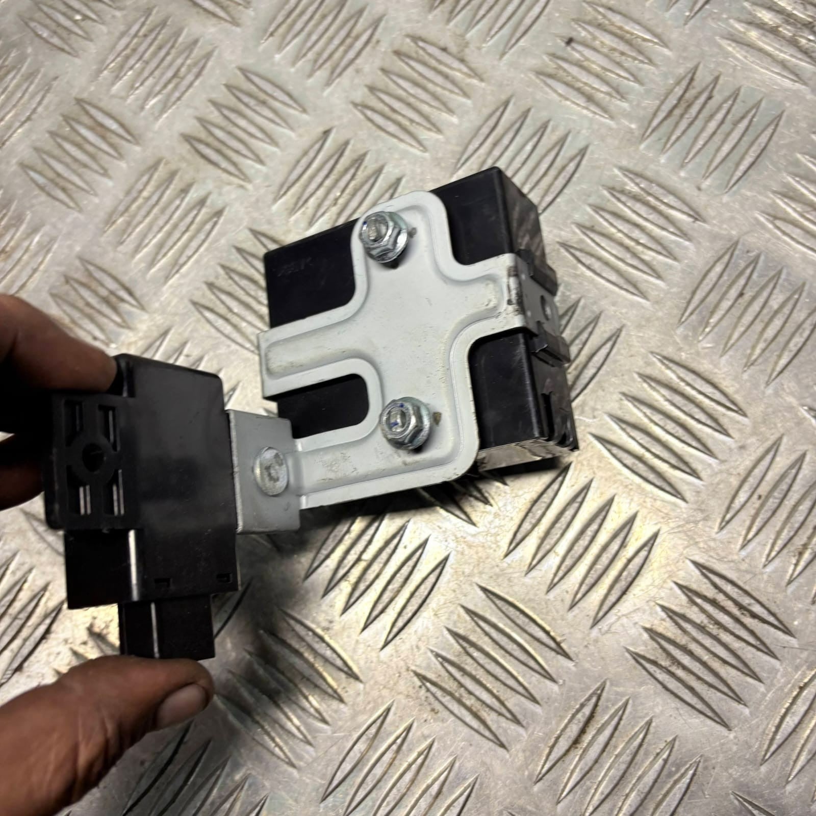 CHEVROLET SPARK LTZ 5 DR HB PDC PARKING CONTROL MODULE 95492088