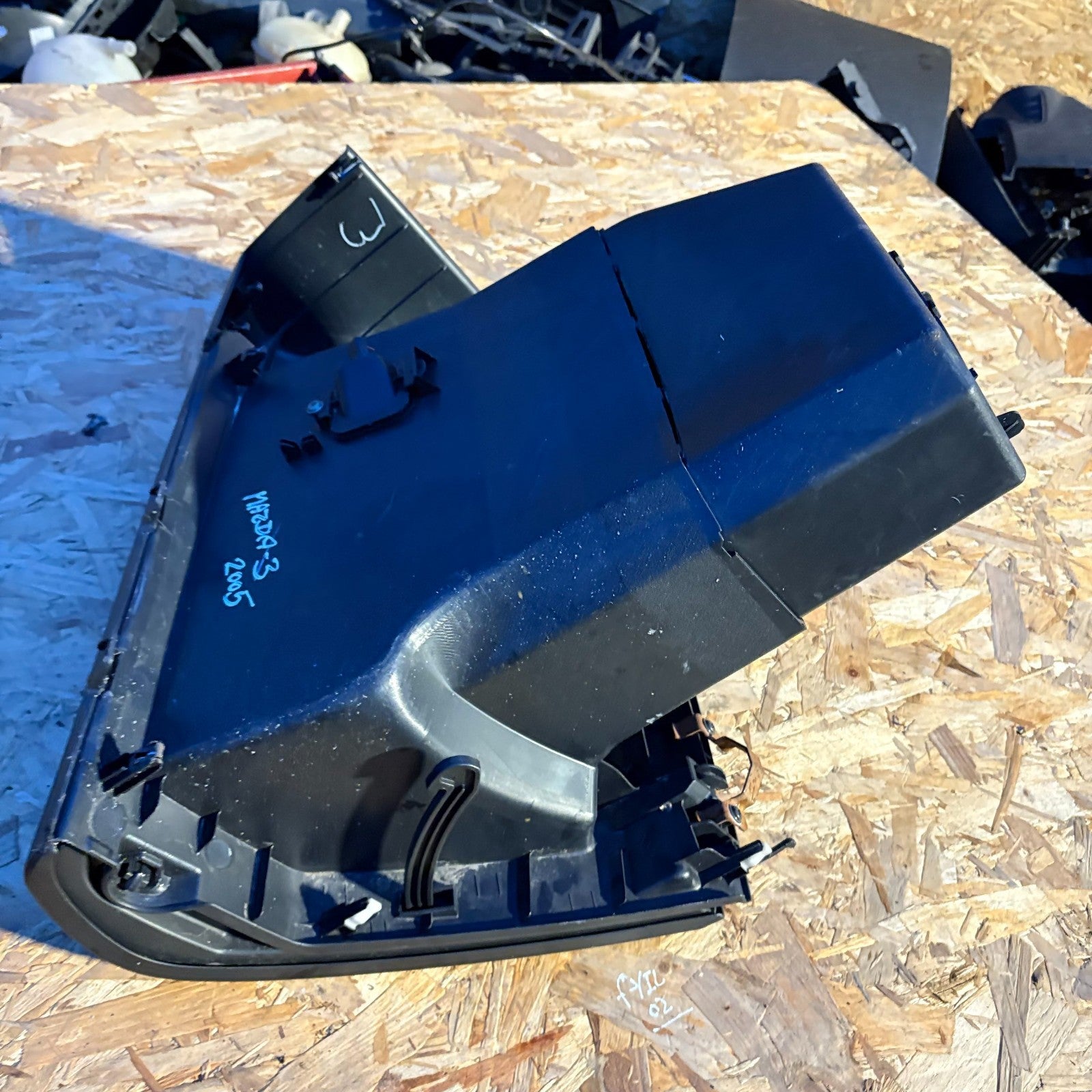MAZDA 3 2003-2009 GLOVE BOX