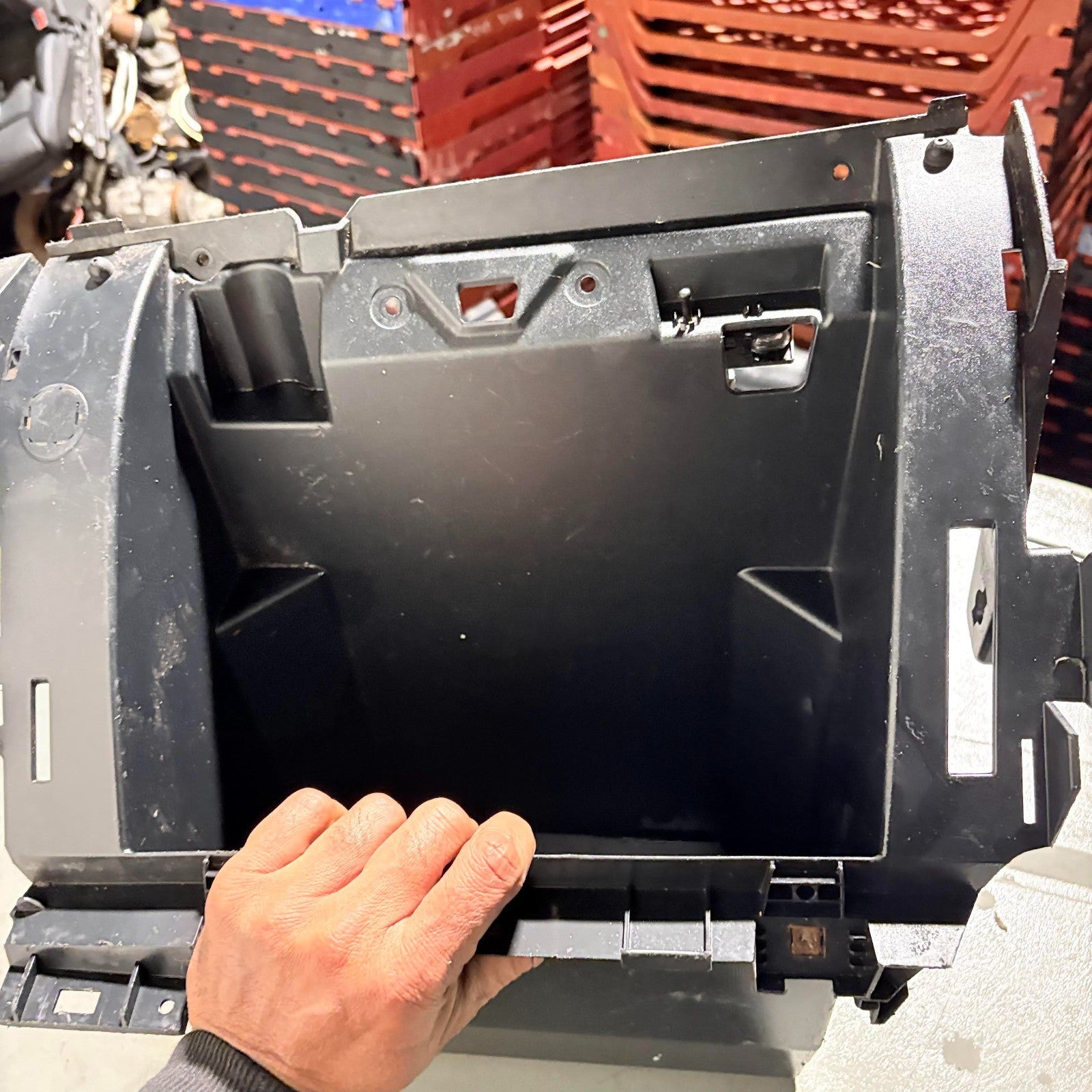 3M51R06044AGW 3M51-R06044AGW Glove Box Assembly for Ford C-MAX 2006