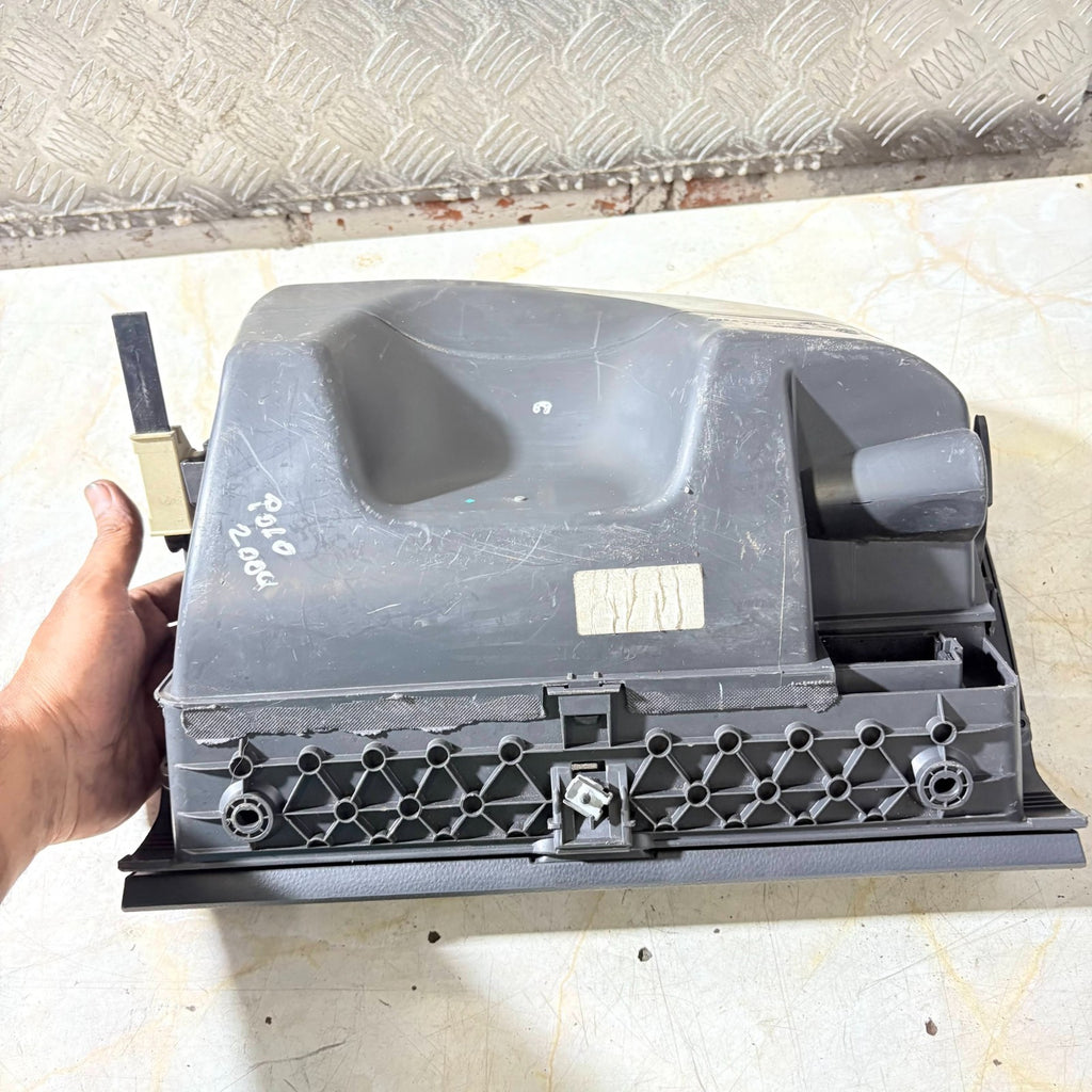 VOLKSWAGEN POLO 2009 GLOVEBOX 602857101