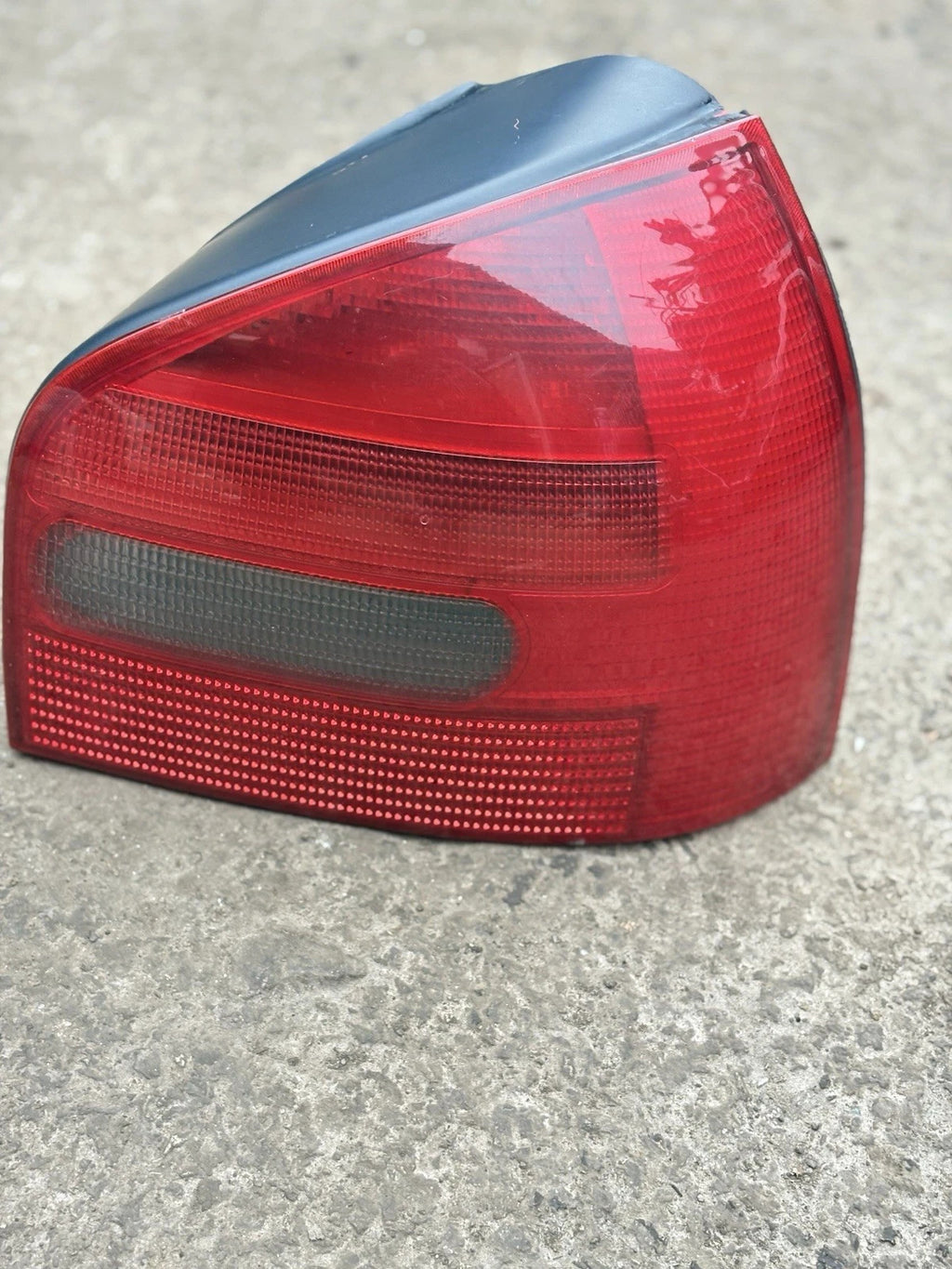 Audi A3 S3 8L 2000 Rear right rear tail light lamp 8L0945096 LDL16734