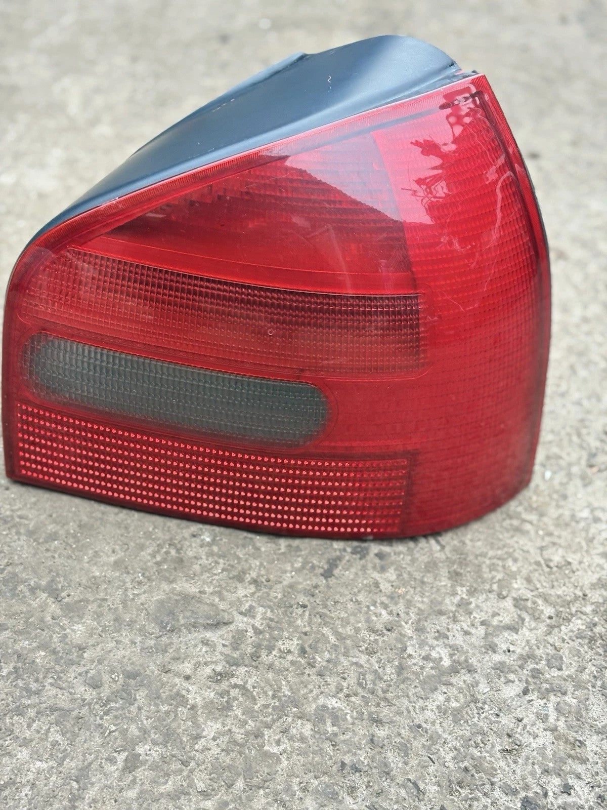 Audi A3 S3 8L 2000 Rear right rear tail light lamp 8L0945096 LDL16734