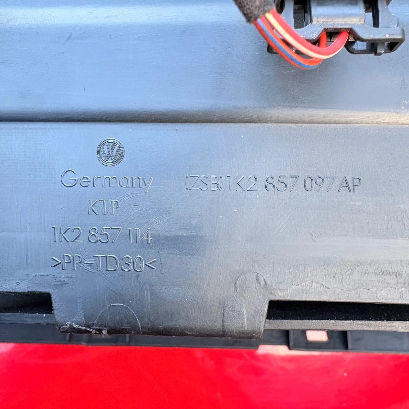 VW GOLF GLOVEBOX COMPLETE 1K2 857 097 AP