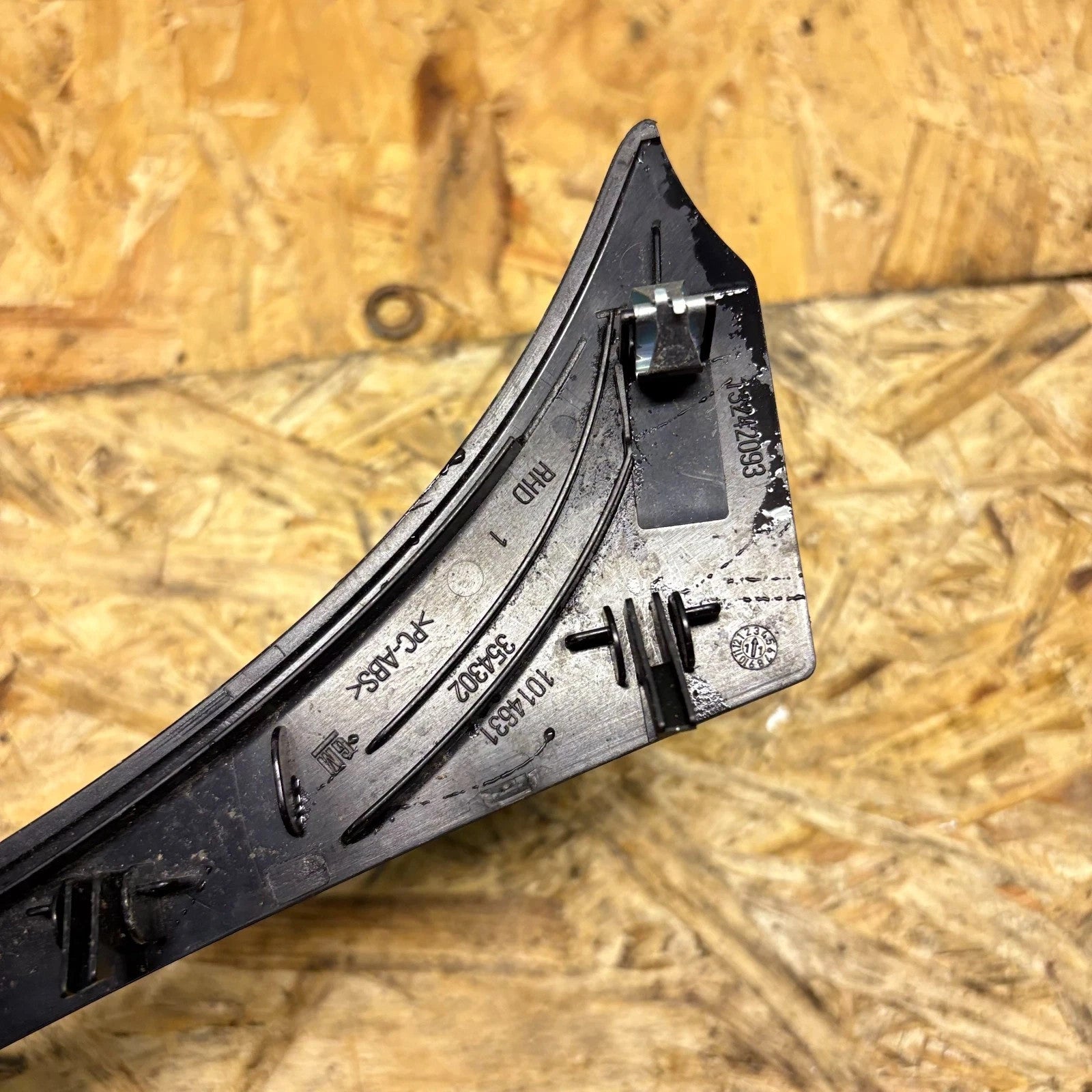 Vauxhall Insignia A 2009-2017 Dash Centre Console Trim Moulding RH 13242093