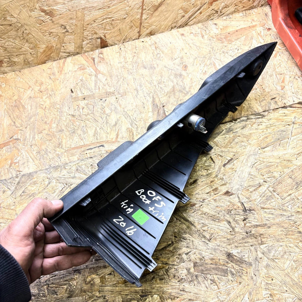 Kia Ceed JD 2012-2018 Right Boot Side Trim Panel +12V 85740A2000WK
