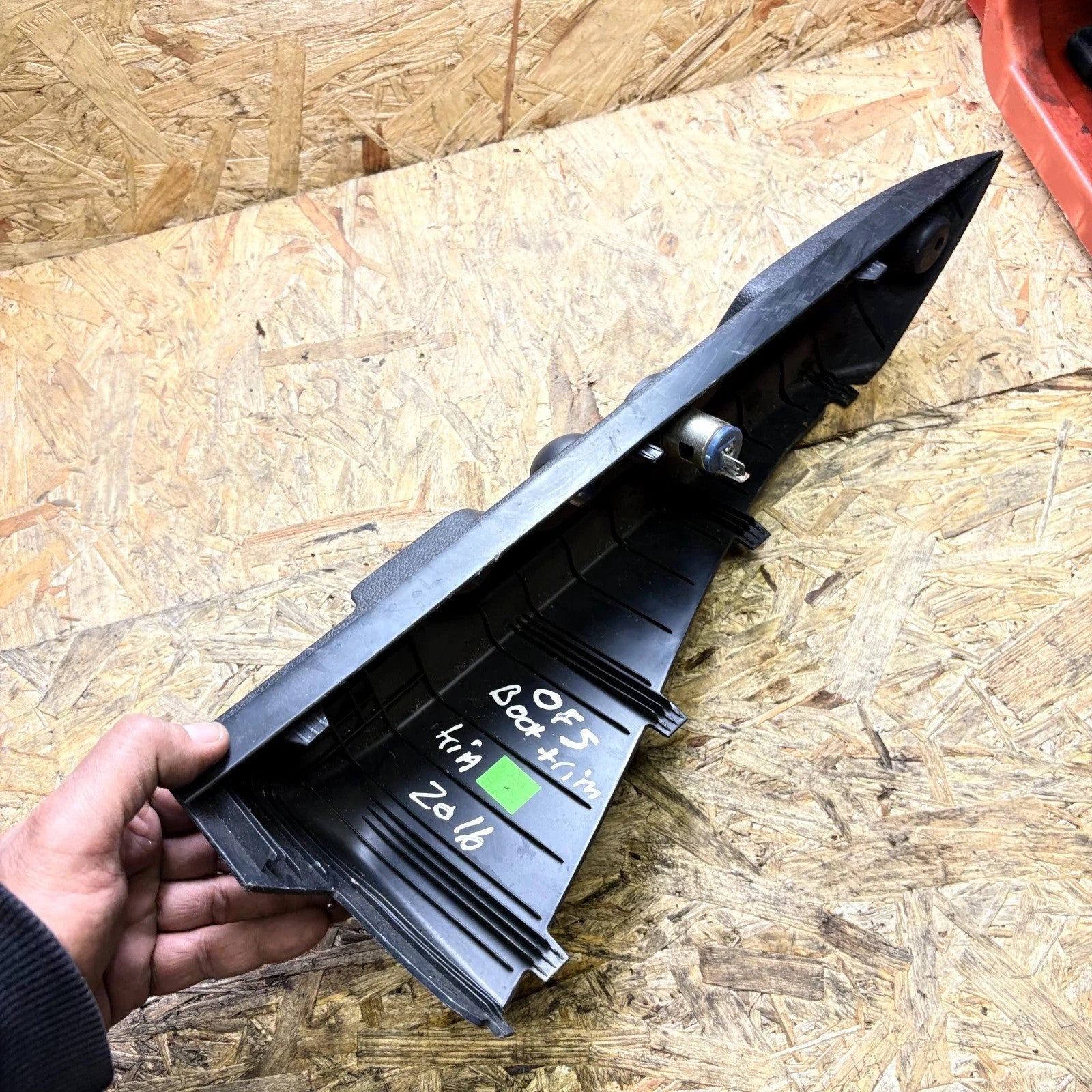 Kia Ceed JD 2012-2018 Right Boot Side Trim Panel +12V 85740A2000WK
