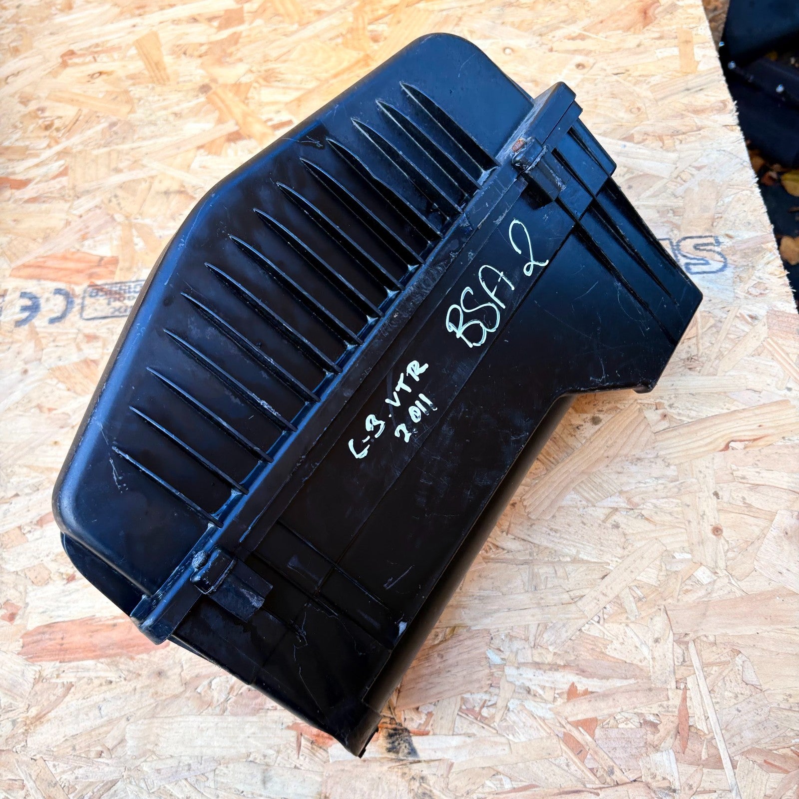 CITROEN C3 VTR AIR BOX FILTER HOUSING 2009-2013