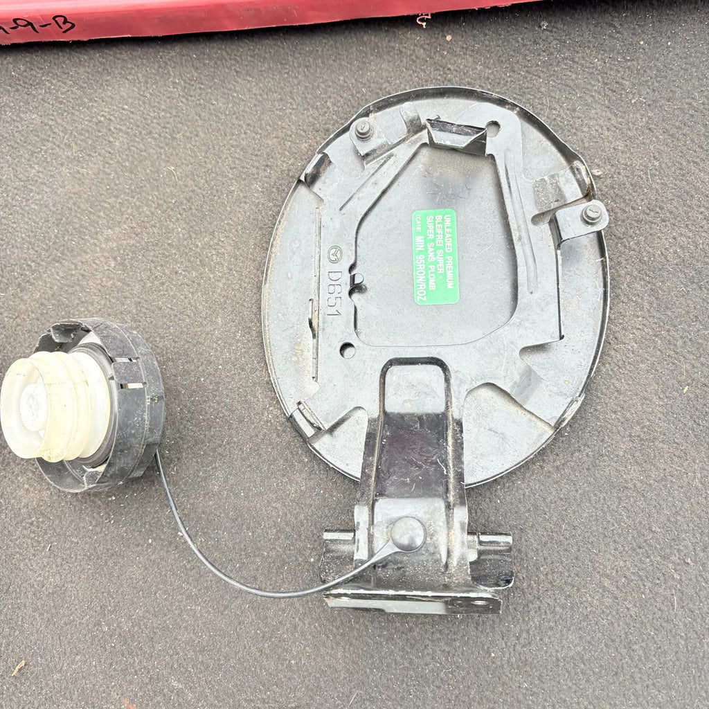 Mazda 3,5,6 Fuel Filler Flap Lid Cover 95ron/Roz