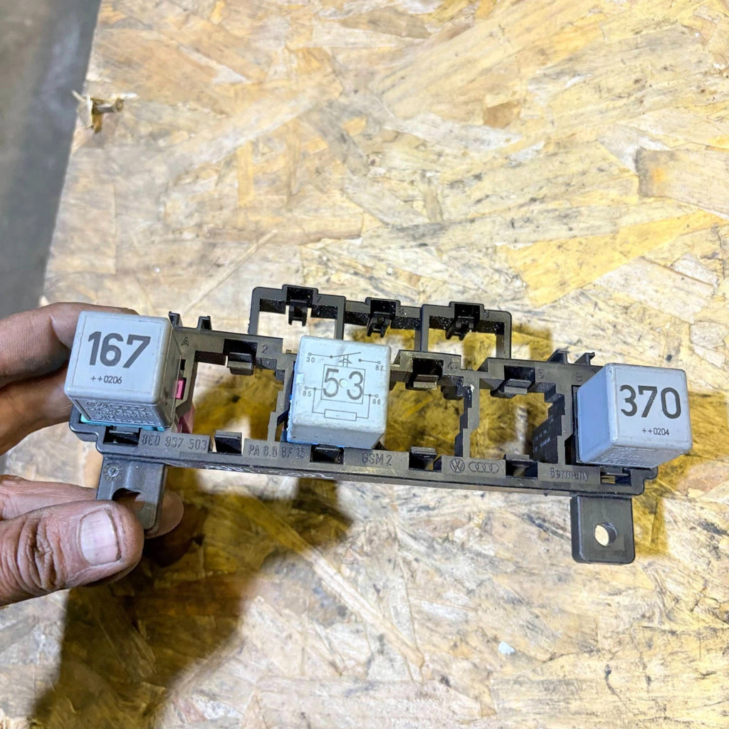 AUDI A4 2002 FUSE RELAY BOX BRACKET 8E0937503