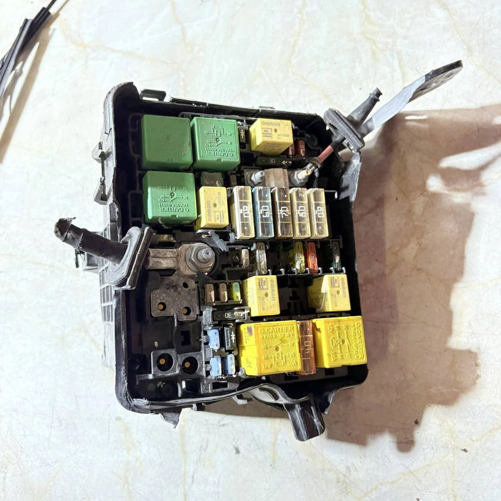 Peugeot 208 MK1 Citroen C3 2012-2015 BSM Engine Fuse Box Module 9671924480