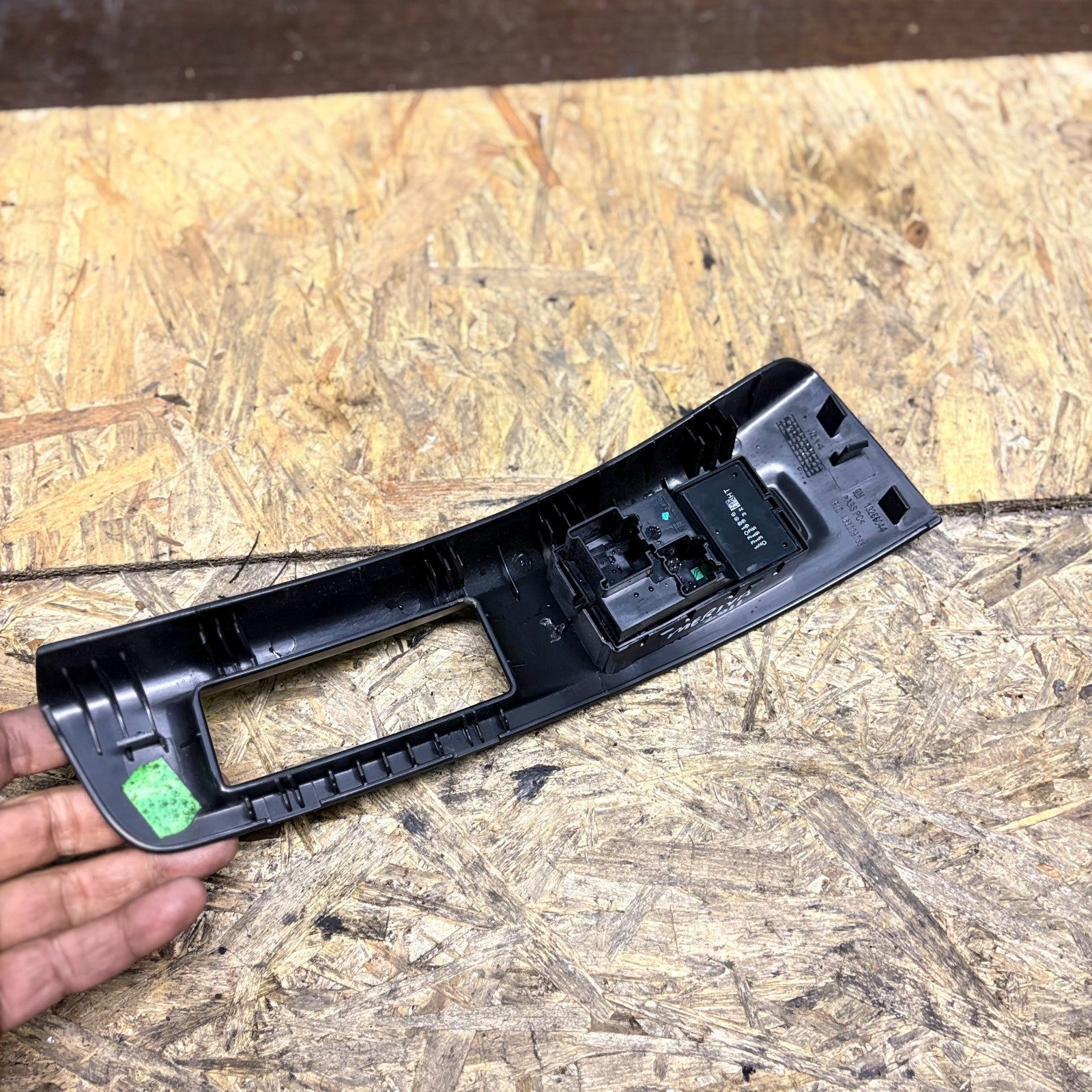 Vauxhall Opel Meriva B 2010-2017 Window Switch Door Pull Trim LH 13266044