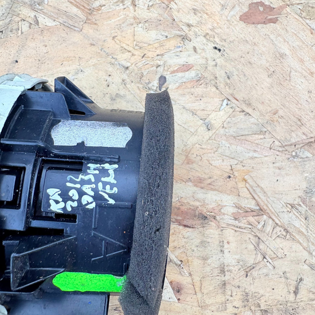 Ford Ka 2012 Front Right Driver Dashboard Air Vent 735527452 Black