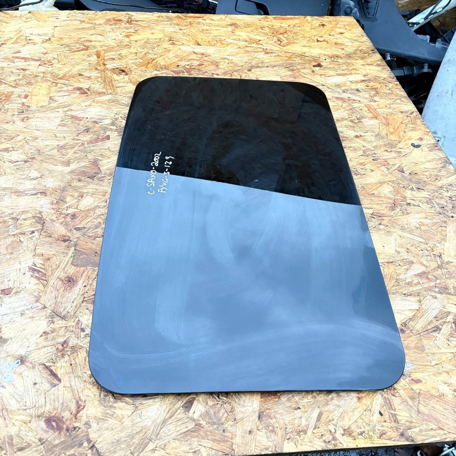 2002 CITROEN SAXO DESIRE - SUNROOF ORIGINAL GLASS